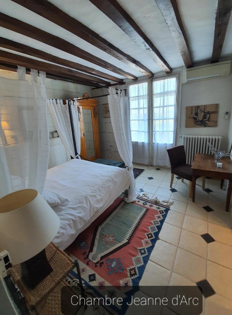 Le Presbytere De La Cite Royale De Loches Habitación foto